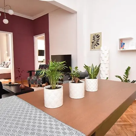4 Travelers Apartment Thessaloniki Exterior photo