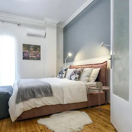 4 Travelers Apartment Thessaloniki Exterior photo